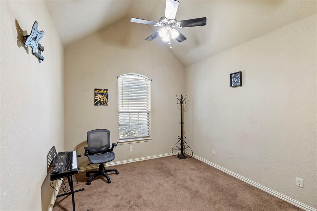 Common At Willow Creek - Residential