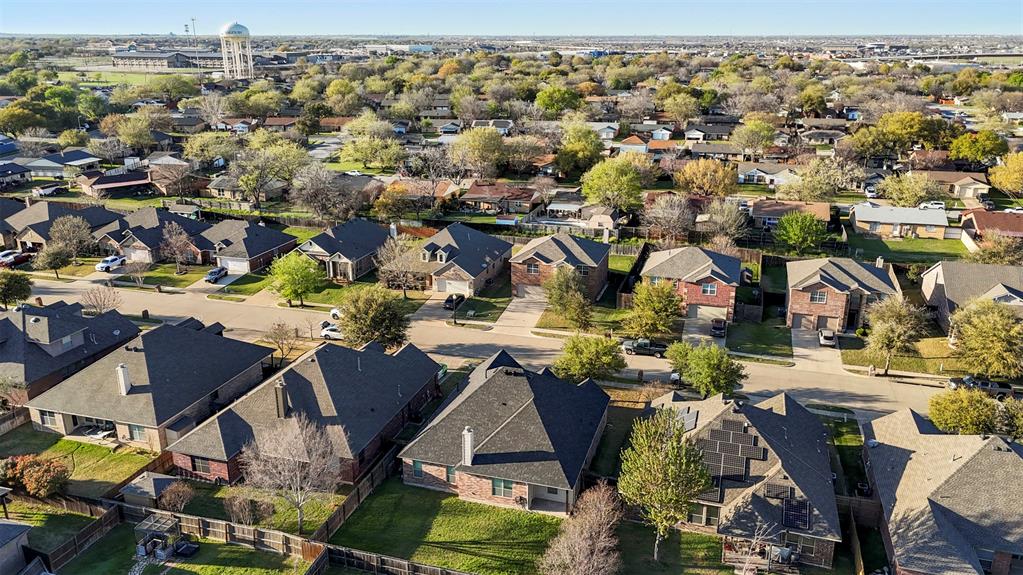 Common At Willow Creek - Residential