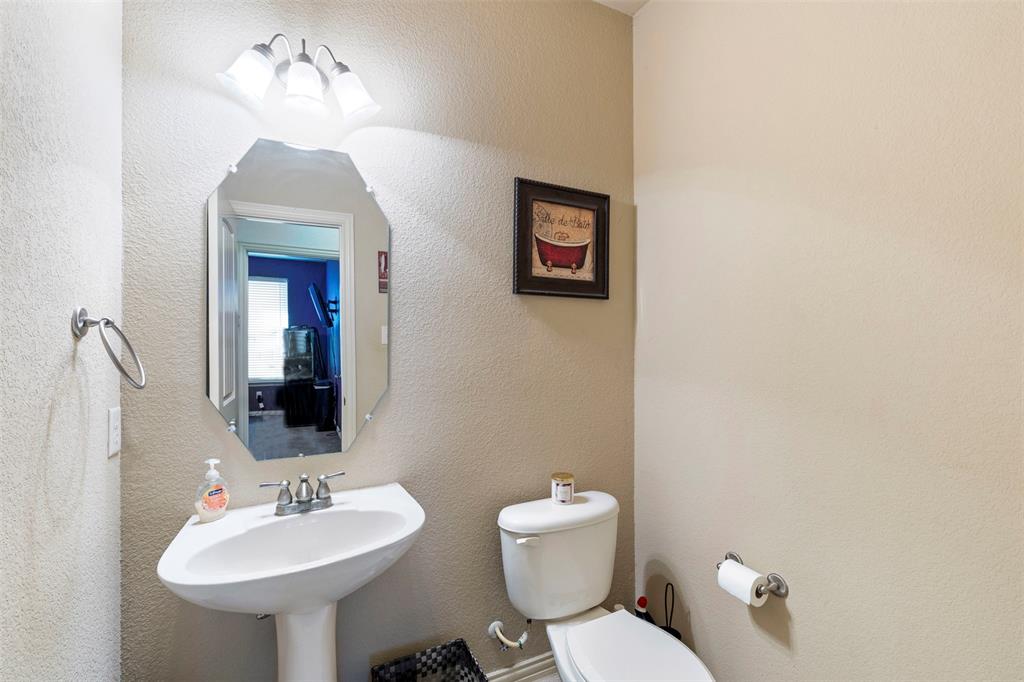 Common At Willow Creek - Residential