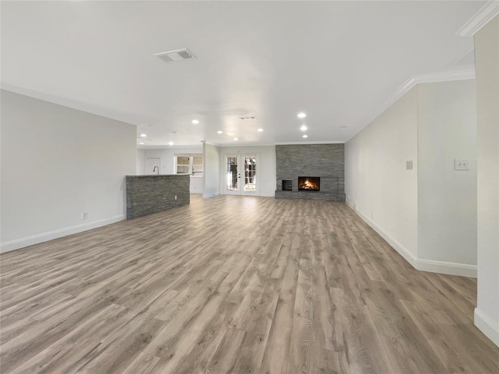 3855 Crest Cove Circle