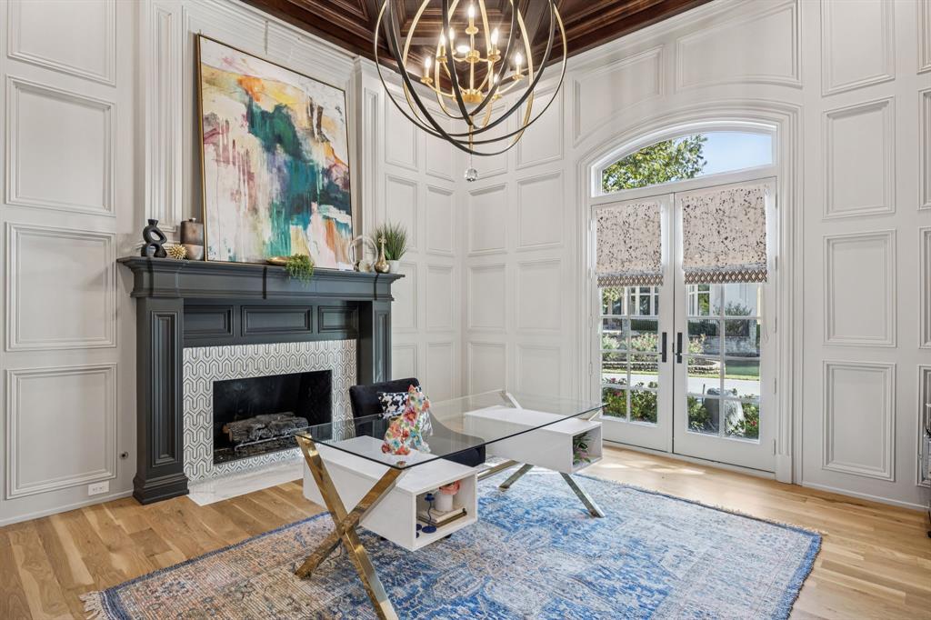 1100 La  Paloma Court