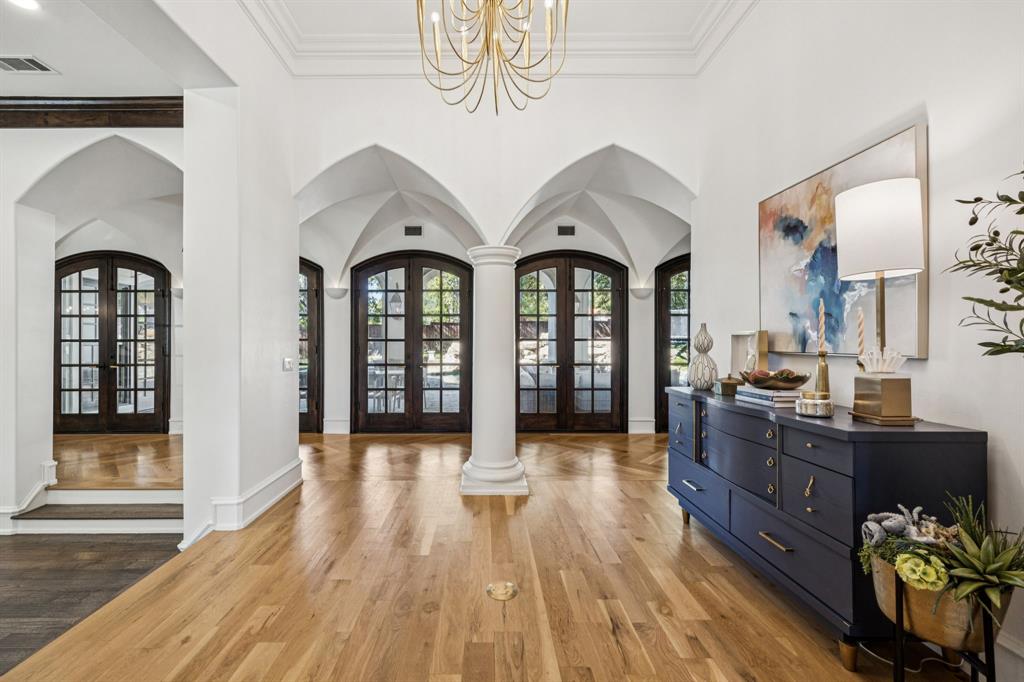 1100 La  Paloma Court