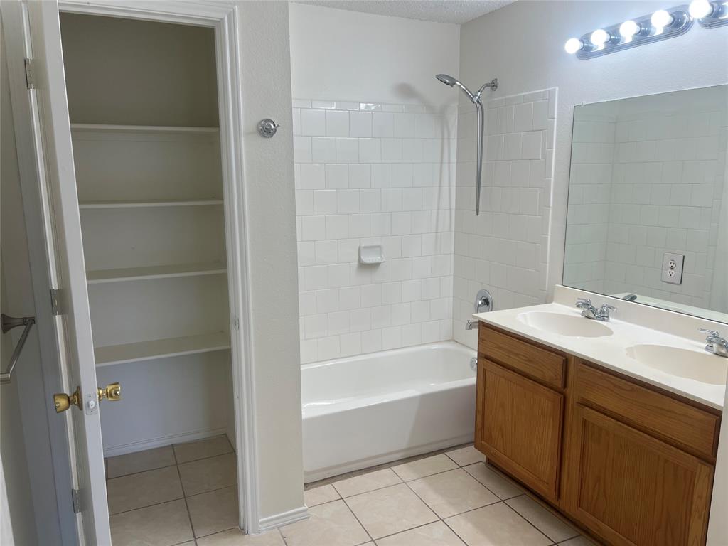 Villages Woodlake Ph 02a - Residential Lease