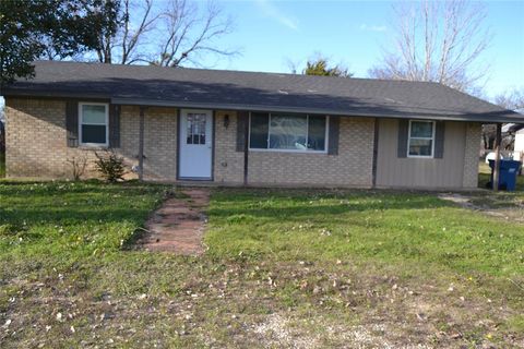 A home in Blooming Grove