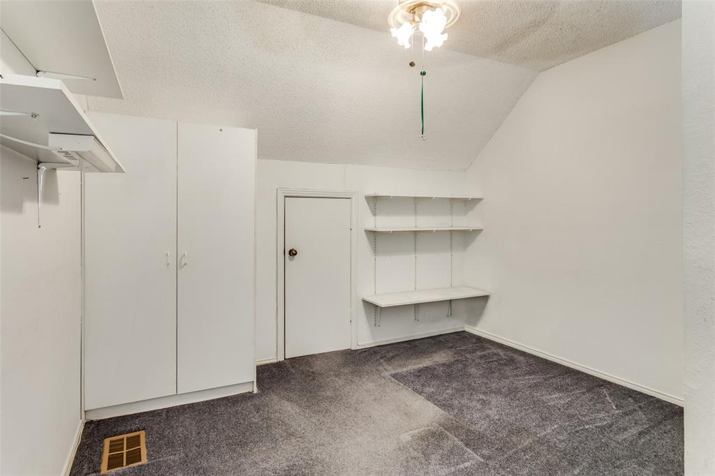 Arlington Oaks Condo - Residential