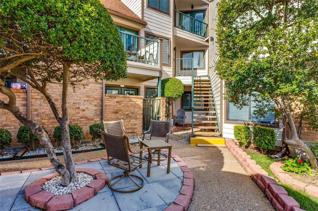 Arlington Oaks Condo - Residential