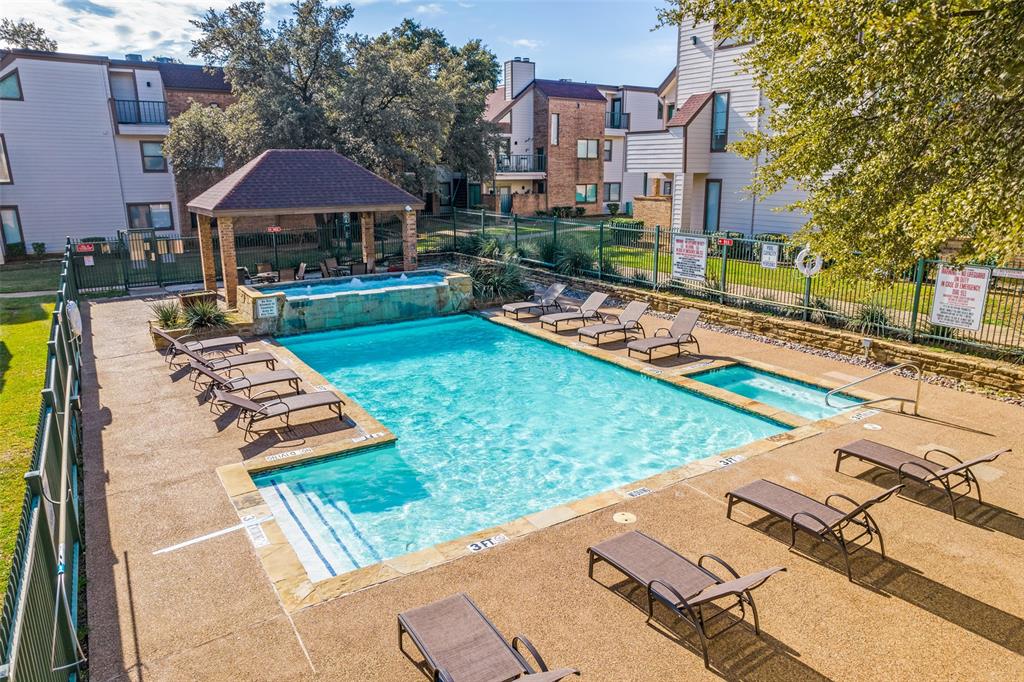 Arlington Oaks Condo - Residential