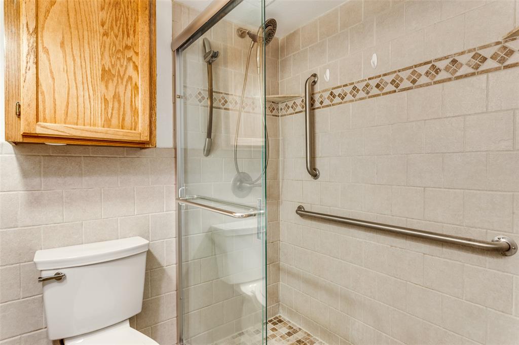 Arlington Oaks Condo - Residential