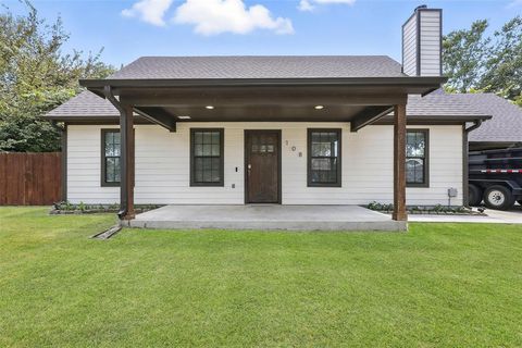 108 N 2nd Street Godley TX 76059