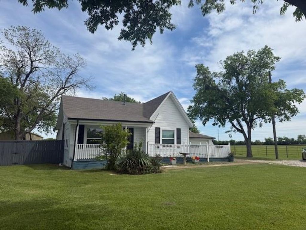 Photo of 222 Barnes Bridge Road, Sunnyvale, TX 75182 (MLS # 21206099)