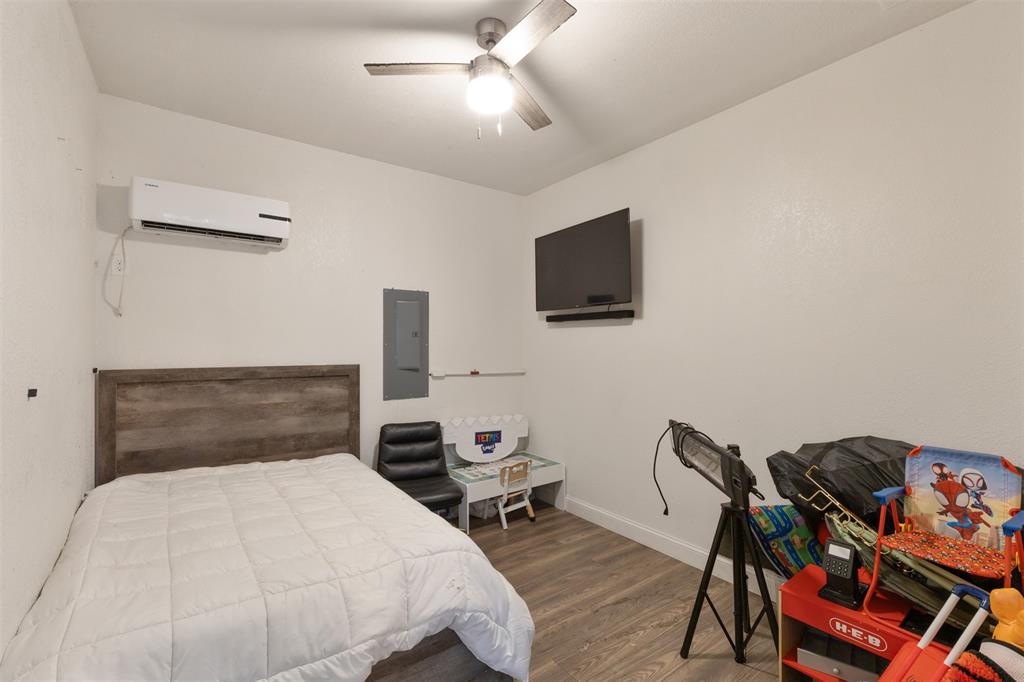 Glen Oaks - Residential