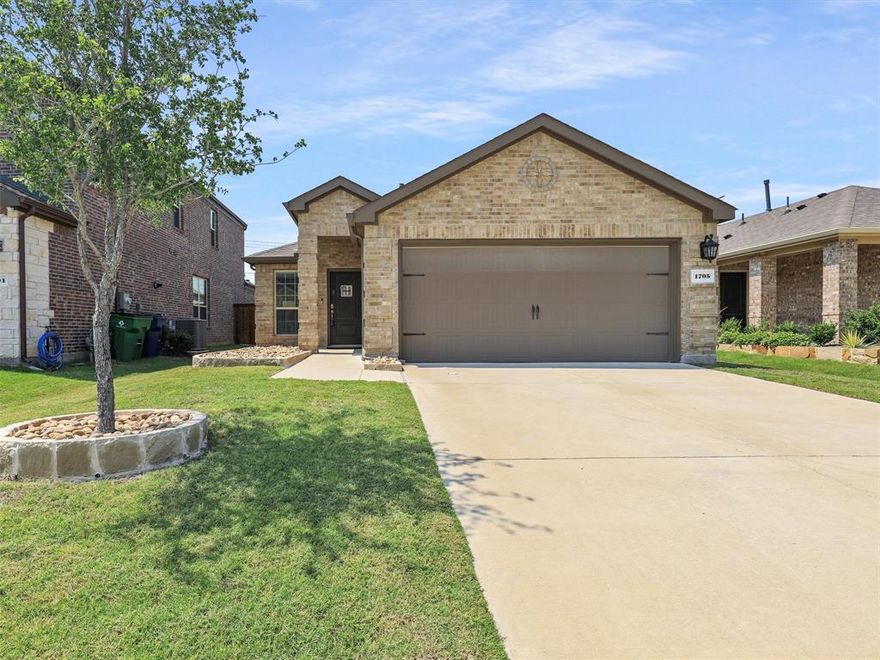 Welcome to this charming home nestled in Weston Ridge, Open floor plan boasting 3 bedroom and 2 bath.  The heart of the home unfolds into open kitchen, dining area, & family room, creating an atmosphere of togetherness and effortless entertainment. Inspire your inner chef with Luxury kitchen featuring SS appliances, generous counter space and gas cooktop. Primary suite includes double-door entry to primary bath with dual vanities, garden tub, separate shower and walk-in closets. Secondary  bedrooms can be work as study or workout room.  Spacious backyard with no neighbor behind.  Easy access to HW75, HW 380, Costco and Downtown McKinney,  No PID or MUD and low taxes.Mckinney ISD