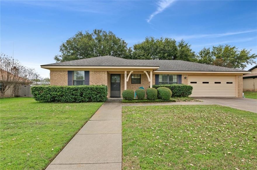 Such a pretty one-owner home that has been well-loved and maintained! This 3 bedroom, 2 bathroom showcases a large family room, a large kitchen/breakfast area, lovely screened porch/sun room, and an isolated master suite. Zoned to Castleman Creek in Midway ISD. Home has both front and back porches, a fully fenced, spacious backyard and a workshop plus, storage shed. Featuring a great floor plan, wonderful curb appeal, and ideal location - you won't want to miss 212 Dakota!