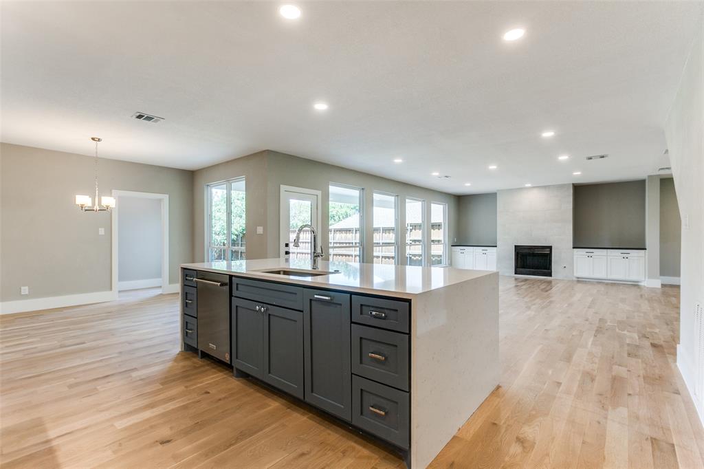 717 Sunkist Lane