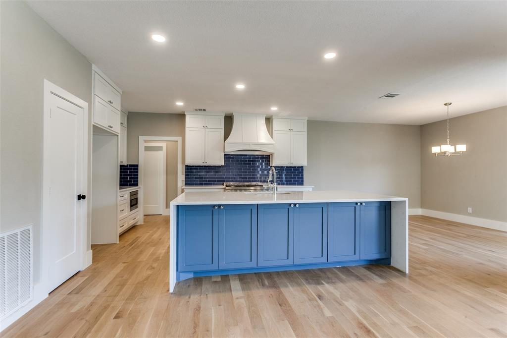 717 Sunkist Lane