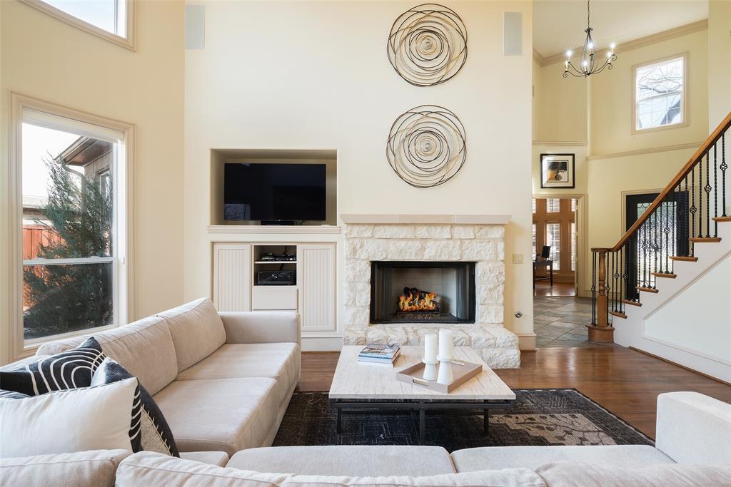 Royal Crest - Residential