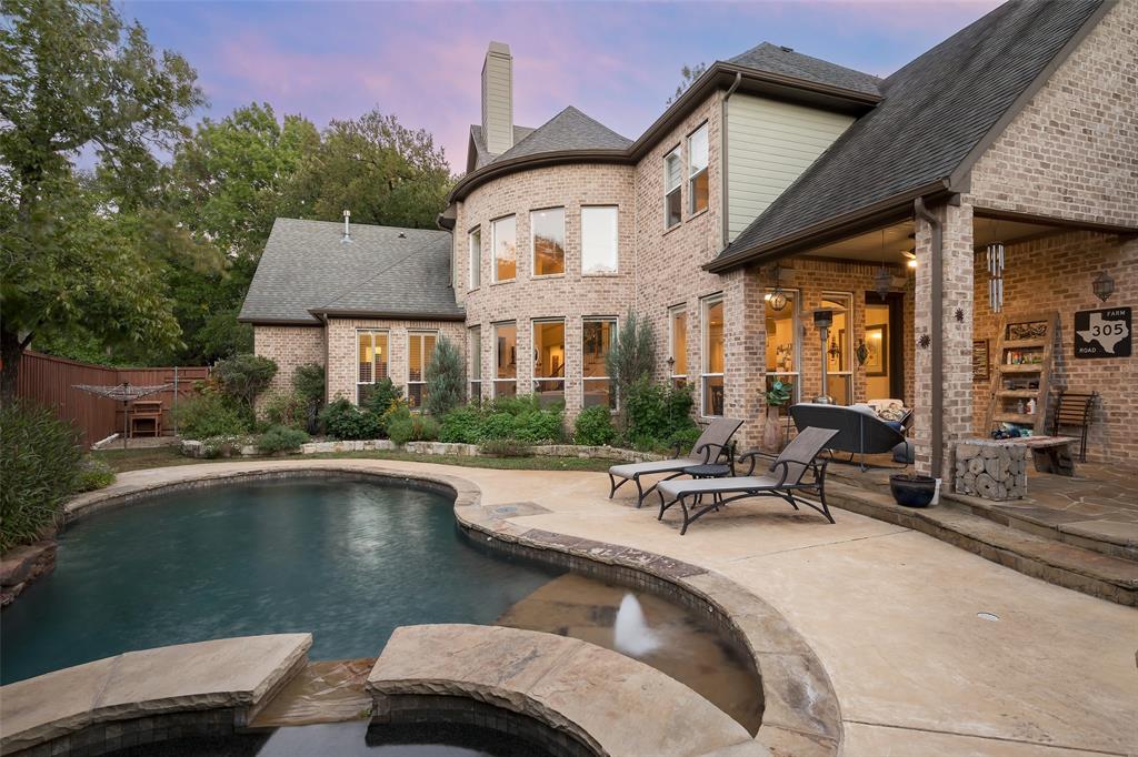 Royal Crest - Residential