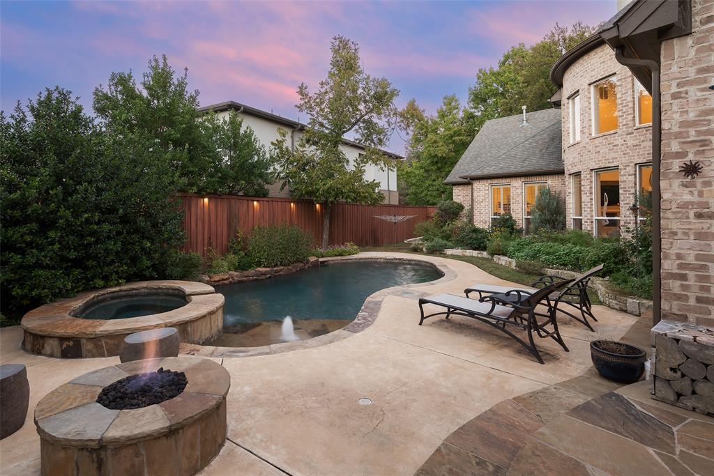 Royal Crest - Residential