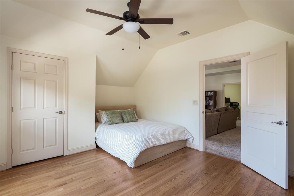 Royal Crest - Residential