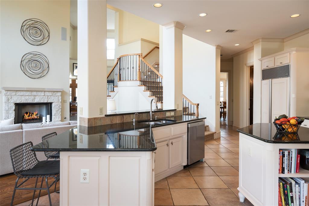 Royal Crest - Residential