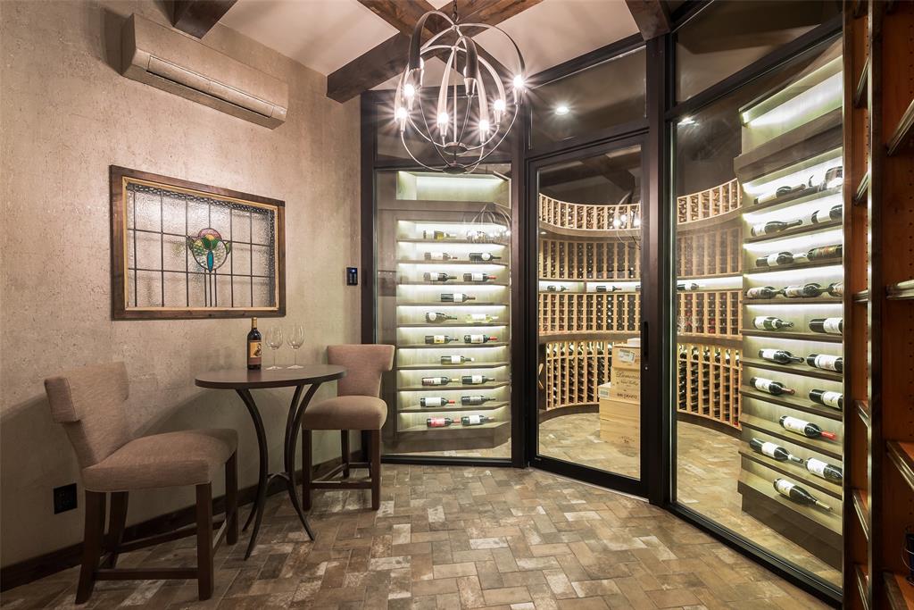 Royal Crest - Residential