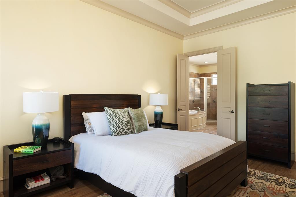 Royal Crest - Residential