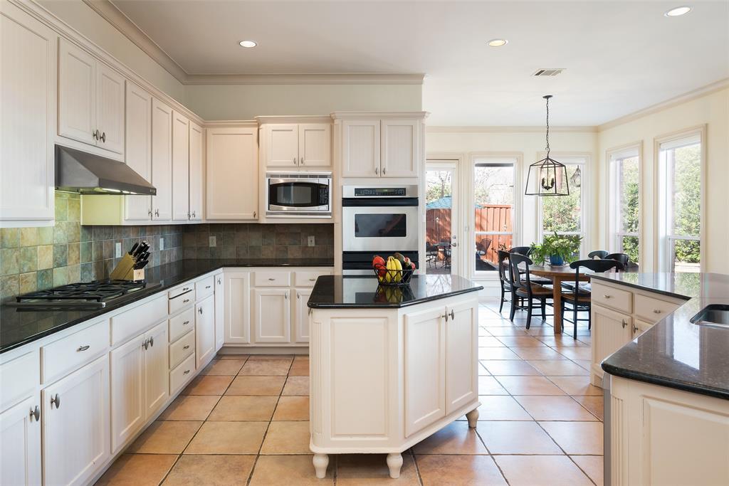 Royal Crest - Residential