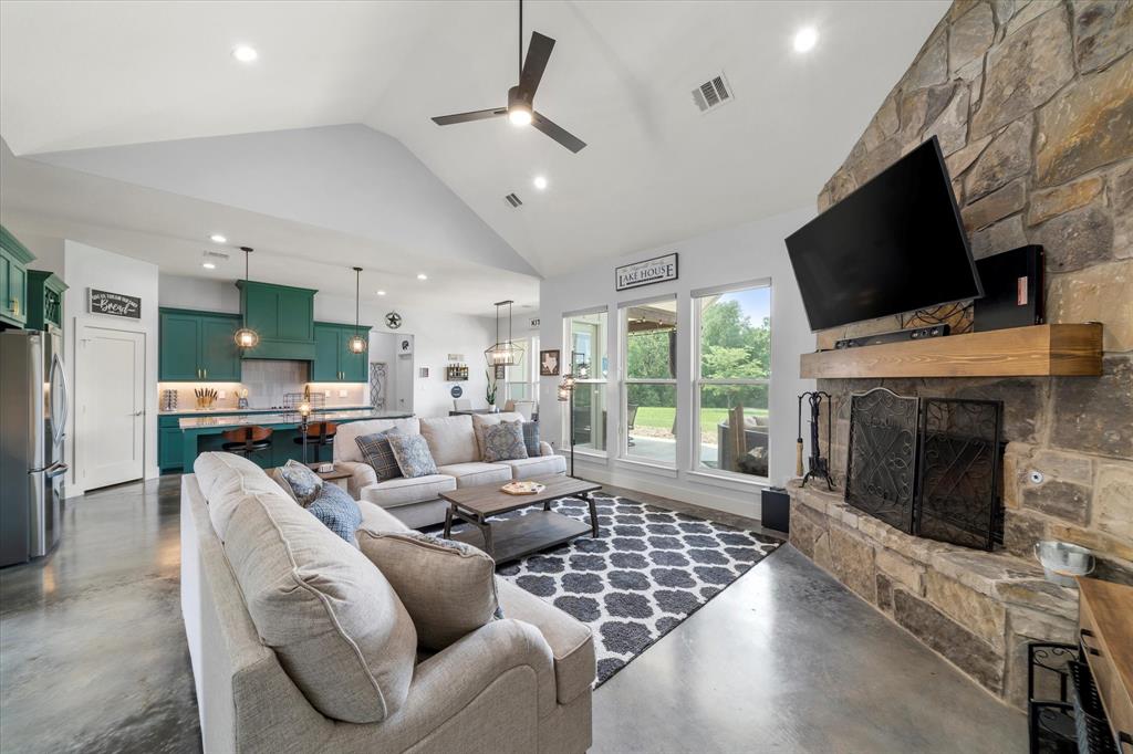 EAGLE SHORES - Residential