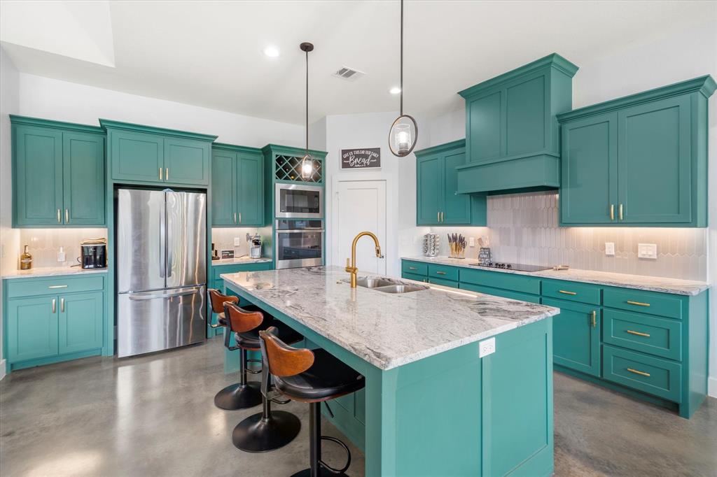 EAGLE SHORES - Residential