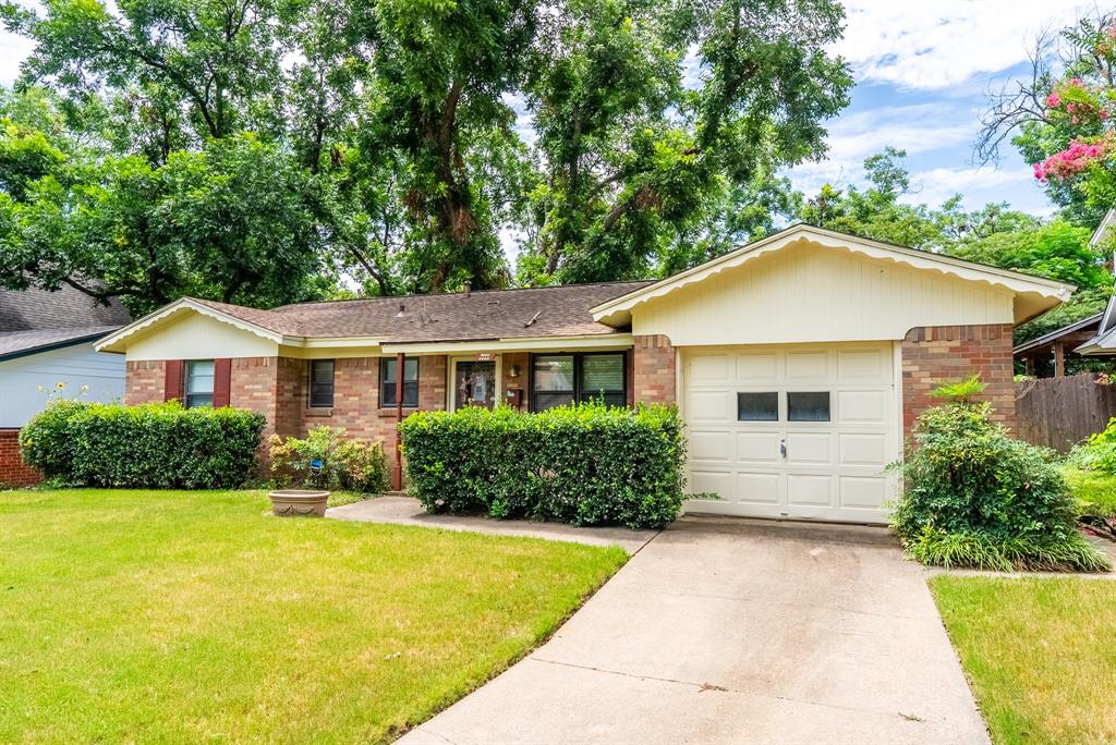 1712 Foster Drive
