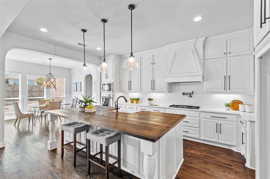 Prosper, Texas 75078, United States, 5 Bedrooms Bedrooms, ,5 BathroomsBathrooms,Residential,Pending,46041