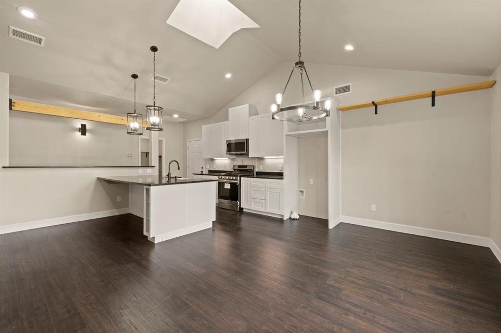 407 Charleston Park