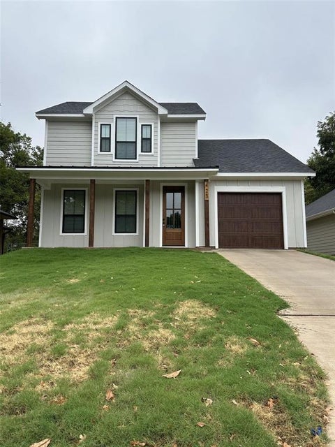 Photo of 423 W Monterey Street, Denison, TX 75020 (MLS # 21327037)