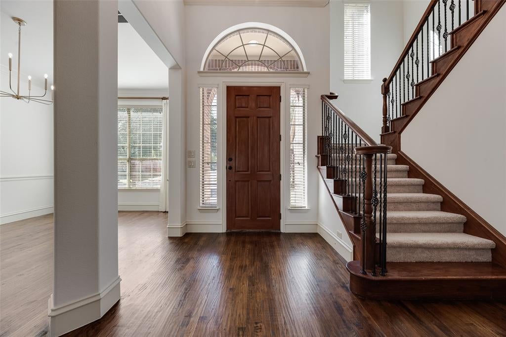 942 Redbird Lane