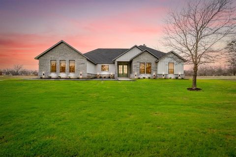 5524 Sledge Loop Fort Worth TX 76126