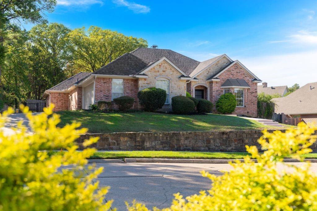 2415 Wilkes Drive