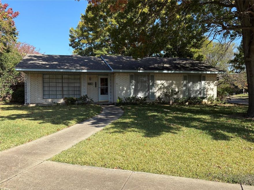 Very nice, remodeled home in established neighborhood. Close to schools and shopping. New updates inside. Perfect a small family or anyone wanting to leave apartment living.