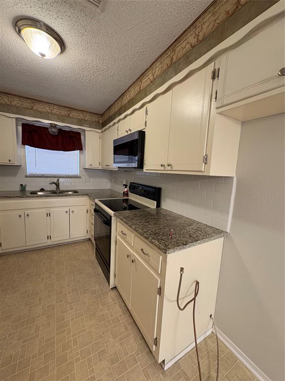 Ridgewood Park 04 - Residential Lease