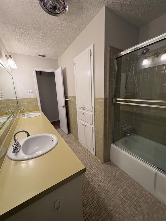 Ridgewood Park 04 - Residential Lease