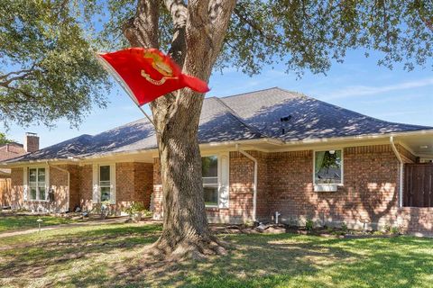 Property photo of 1008 Nottingham Drive, Carrollton, TX 75007
