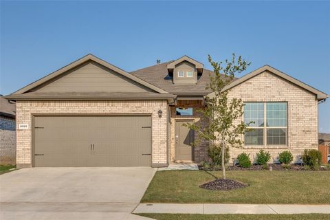 8900 Trumpeter Lane Fort Worth TX 76131