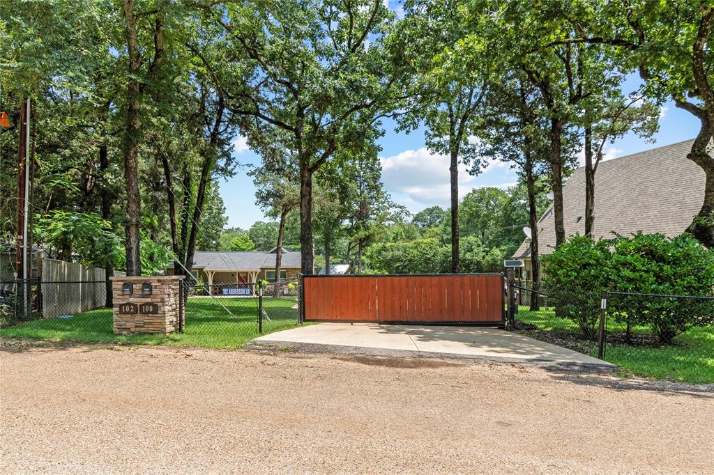 102 Anderson Lane