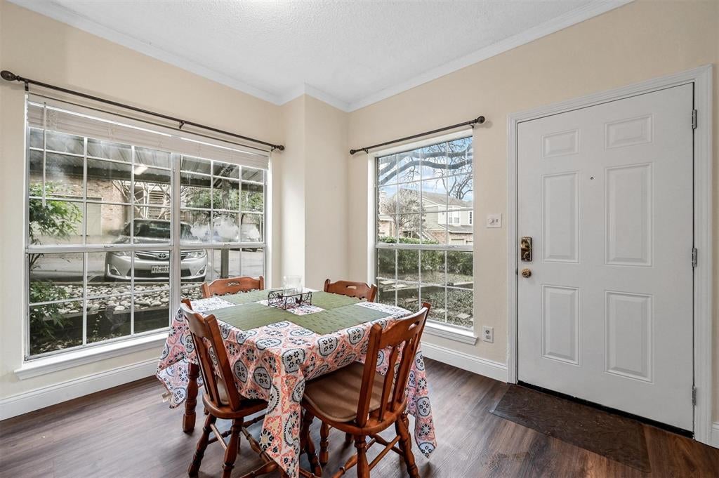 7151 Gaston Avenue 1001