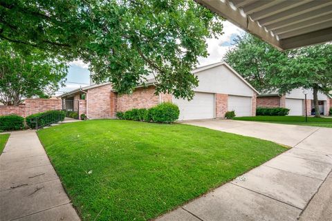 1112 Forest Creek Street Benbrook TX 76126