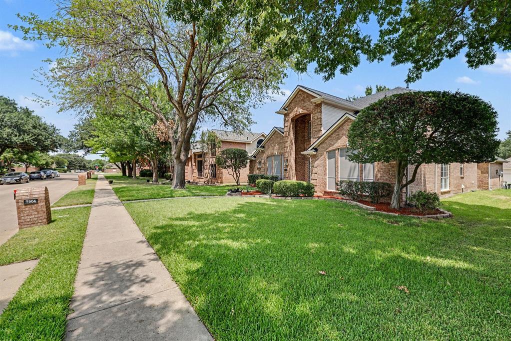 7904 Alderwood Place