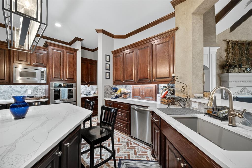 Royal Crest - Residential