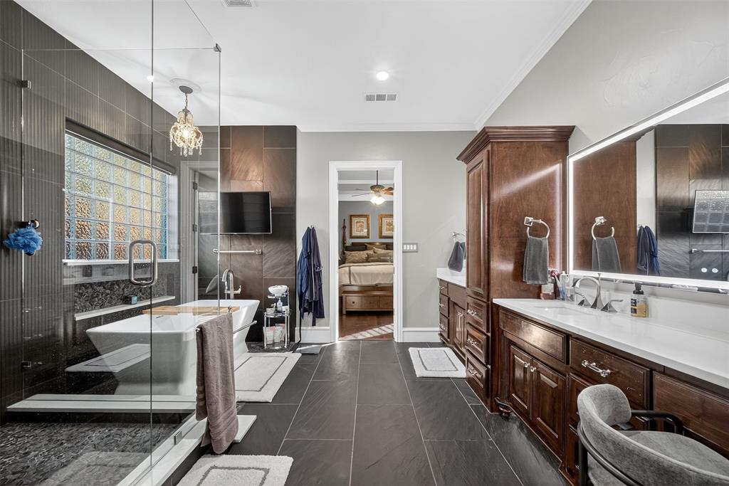 Royal Crest - Residential