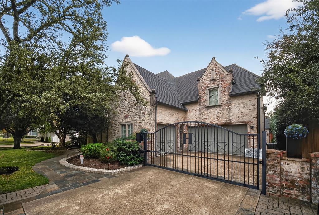 Royal Crest - Residential