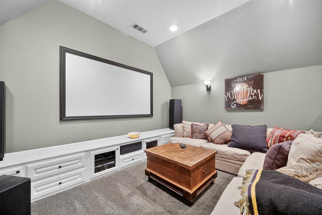 Royal Crest - Residential