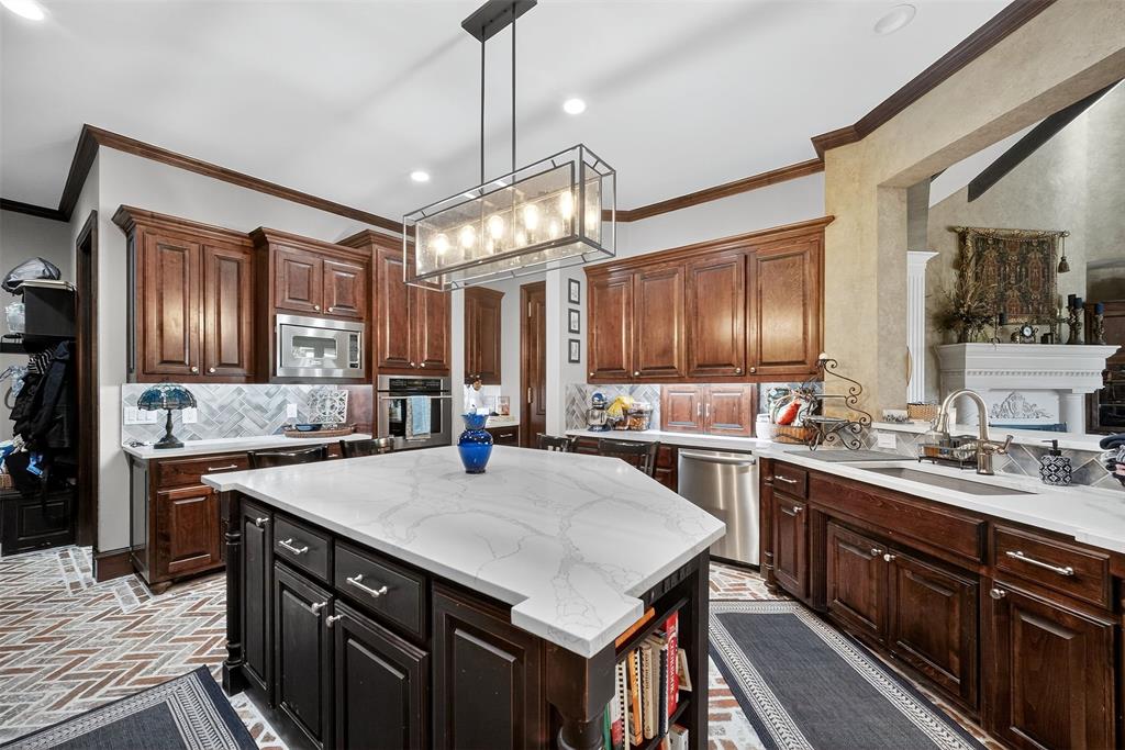 Royal Crest - Residential